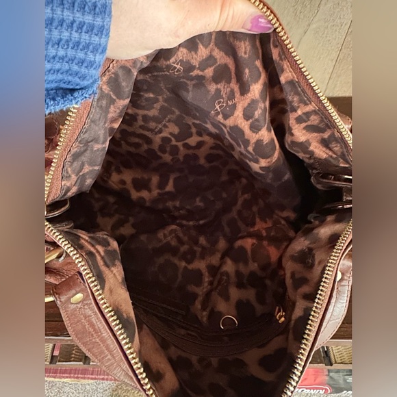 B.Makowsky Vintage Genuine Leather Shoulder Bag - Picture 13 of 15